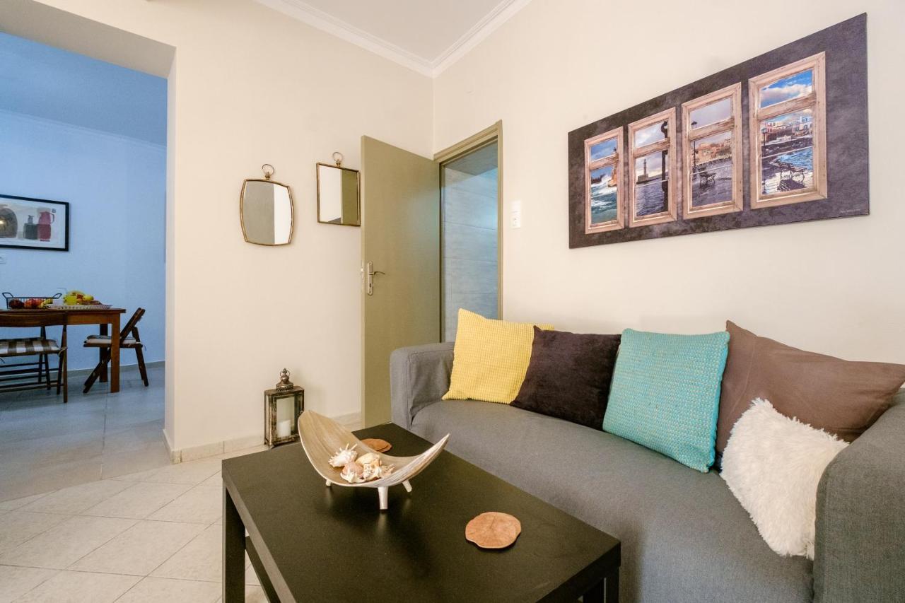 Home With Courtyard In Beating Heart Of Old Town! خانيا المظهر الخارجي الصورة